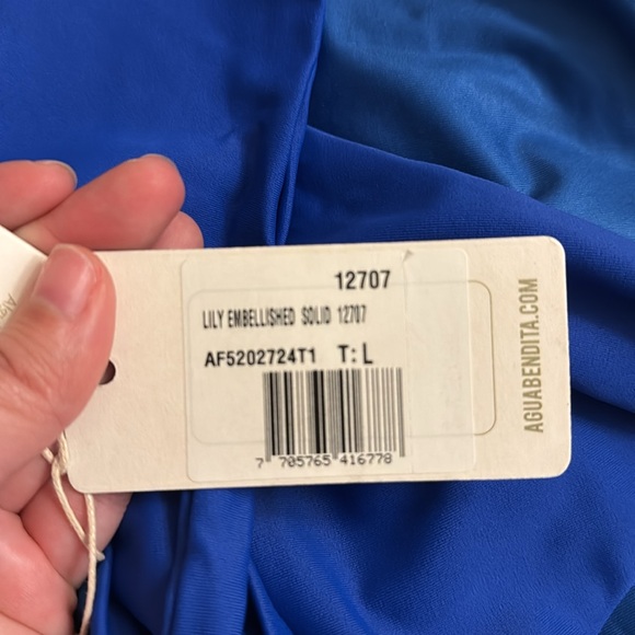 Agua Bendita Blue bottoms
High rise
new with tags - Picture 4 of 4